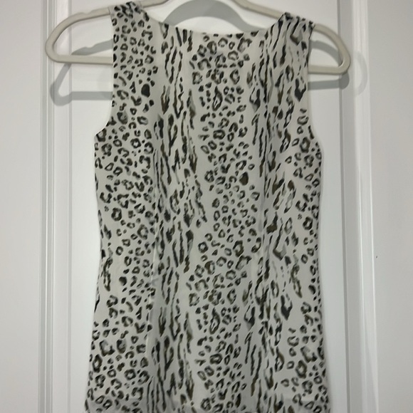 LOFT PETITE MIXED ANIMAL PRINT WHITE SLEEVELESS BLOUSE - Picture 5 of 5